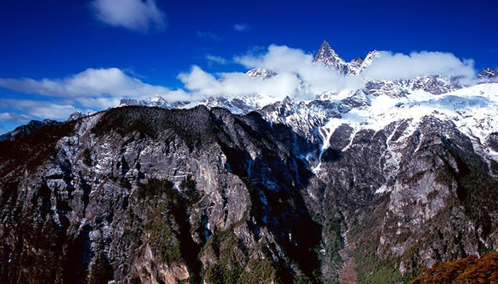 巴拉格宗神山(shān)風光